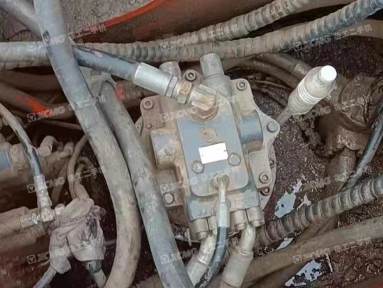 斗山DX380履带式挖掘机