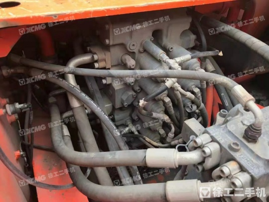 斗山DX380履带式挖掘机