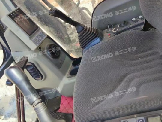 三一重工SY215履帶式挖掘機