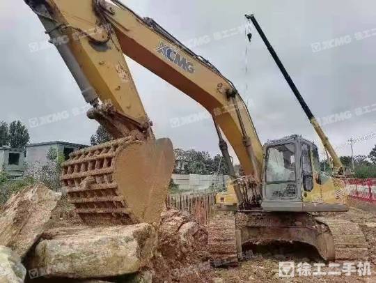 徐工XE370D履带式挖掘机