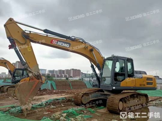 徐工XE215D履带式挖掘机