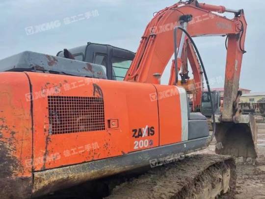 日立ZX200履带式挖掘机