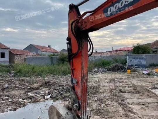 斗山DH60履带式挖掘机