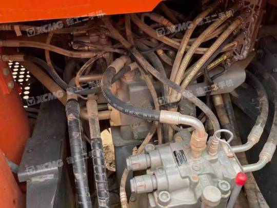 日立ZX200履带式挖掘机