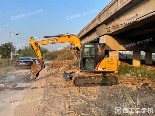 三一重工SY75履带式挖掘机