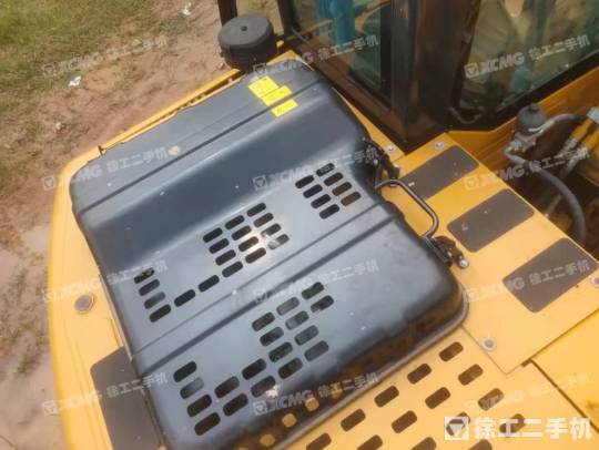 三一重工SY135履带式挖掘机