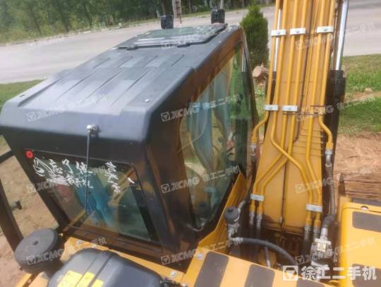 三一重工SY135履带式挖掘机