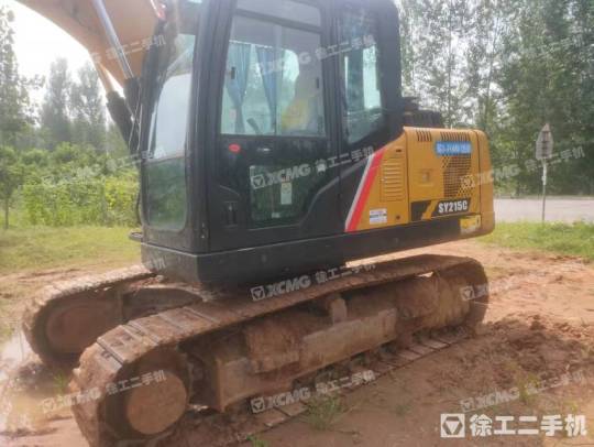 三一重工SY135履带式挖掘机