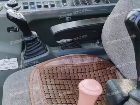 斗山DH55履带式挖掘机