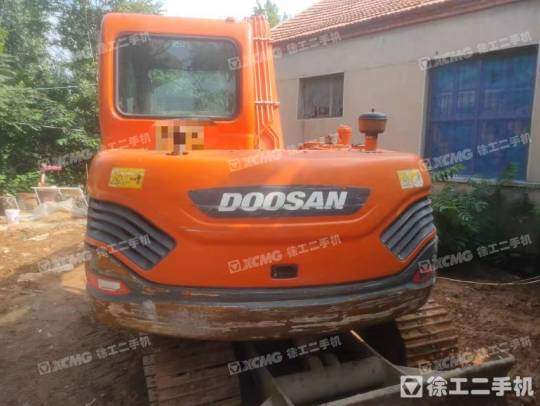 斗山DX75履带式挖掘机