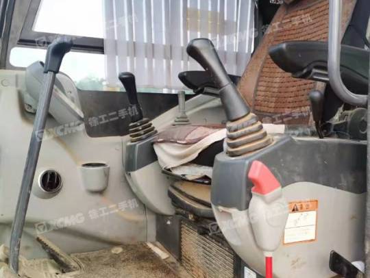 徐工XE60DA履带式挖掘机