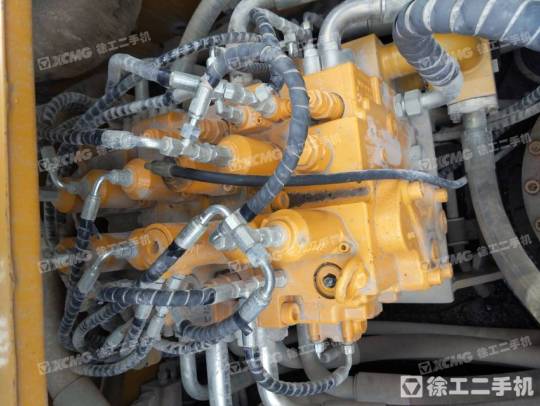 三一重工SY485履带式挖掘机