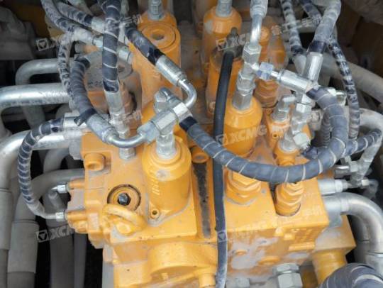 三一重工SY485履带式挖掘机