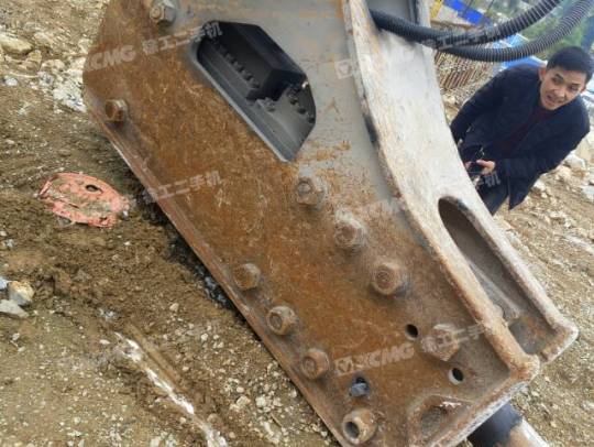 三一重工SY485履带式挖掘机