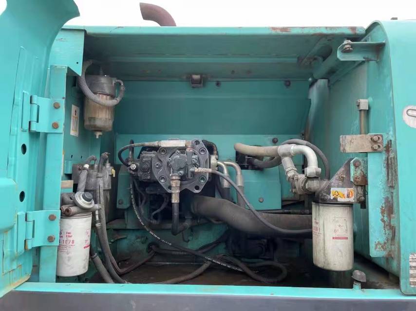 神鋼SK260履帶式挖掘機