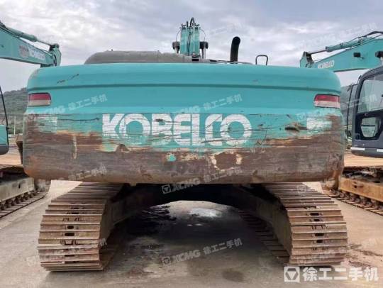 神钢SK260履带式挖掘机