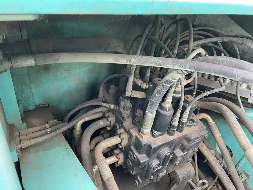 神鋼SK260履帶式挖掘機