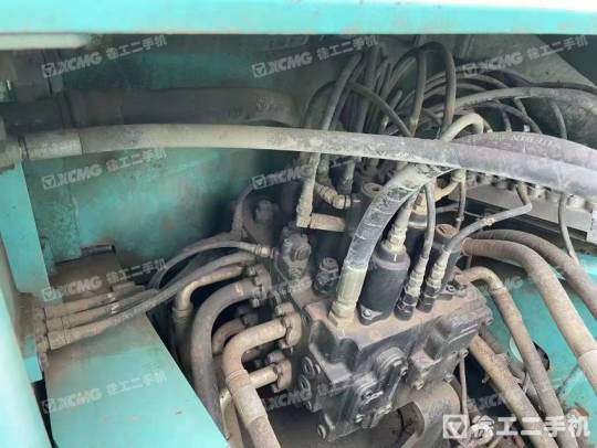 神钢SK260履带式挖掘机