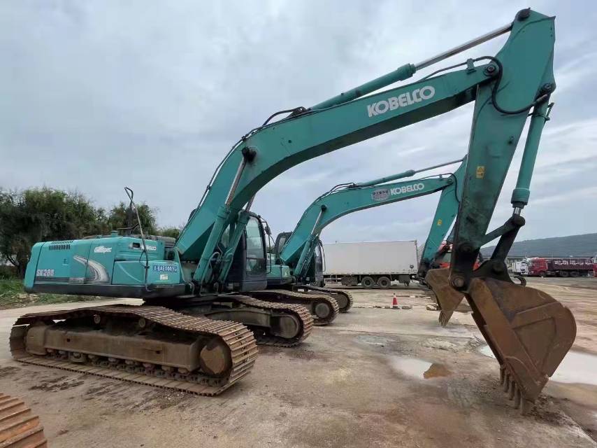 神鋼SK260履帶式挖掘機