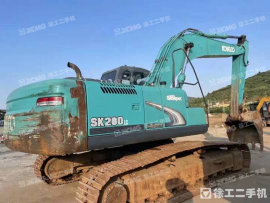 神钢SK260履带式挖掘机
