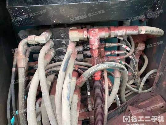 神钢SK60履带式挖掘机