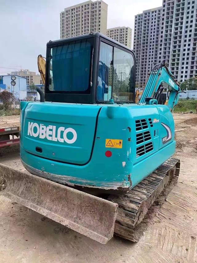 神鋼SK60履帶式挖掘機