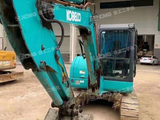 神钢SK60履带式挖掘机