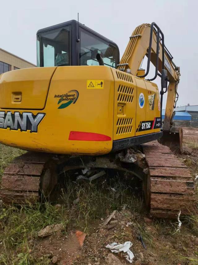 三一重工SY75履帶式挖掘機