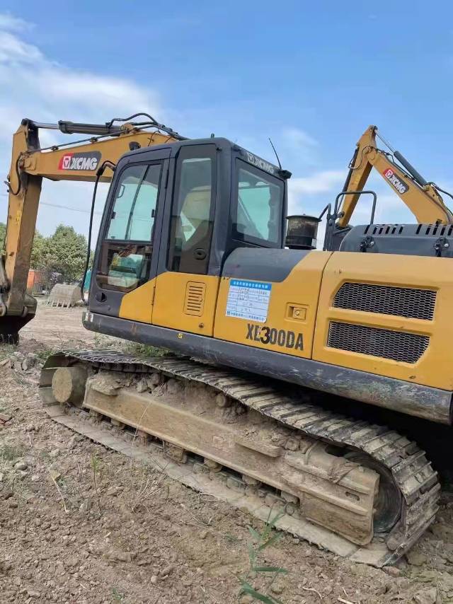 徐工XE200D履帶式挖掘機
