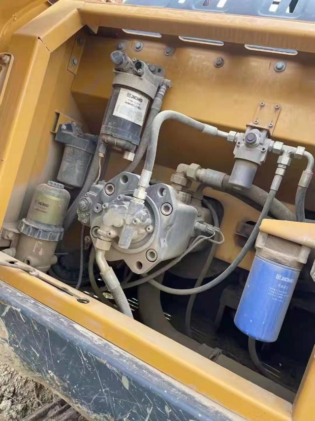 徐工XE200D履帶式挖掘機