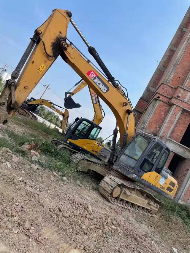 徐工XE200D履帶式挖掘機