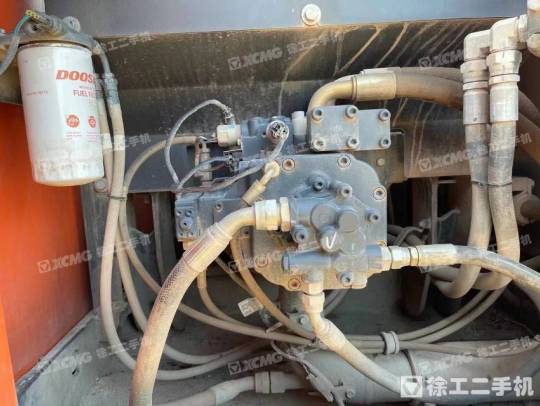 斗山DH220履带式挖掘机