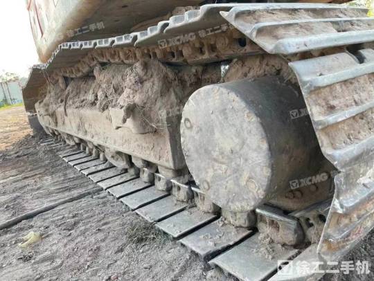 斗山DH220履带式挖掘机