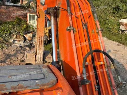 斗山DH220履带式挖掘机