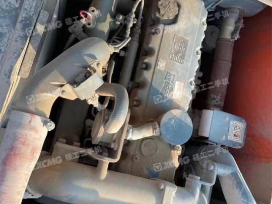 斗山DH220履带式挖掘机