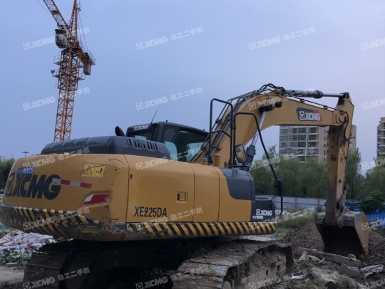 徐工XE200D履带式挖掘机