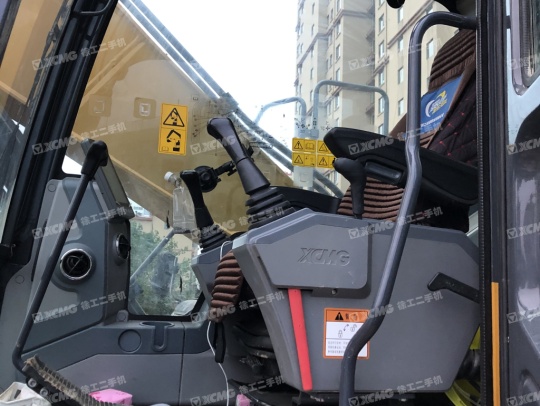 徐工XE200D履带式挖掘机