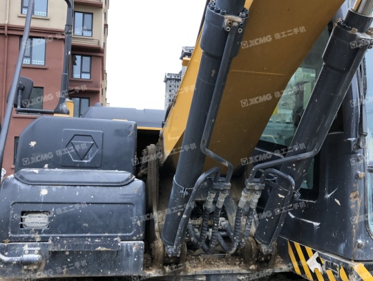 徐工XE200D履带式挖掘机