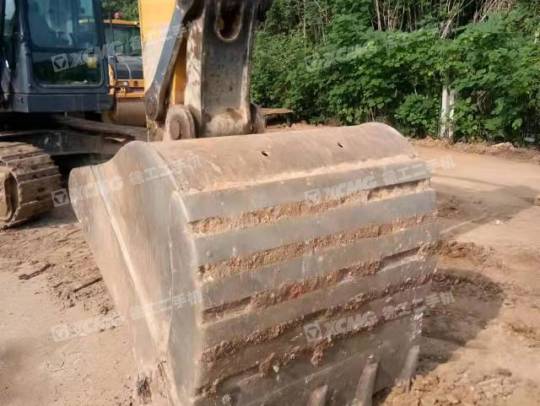 徐工XE215CA履帶式挖掘機