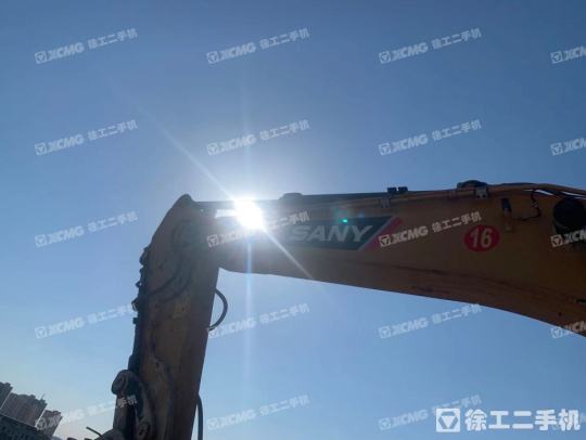 三一重工SY485履带式挖掘机