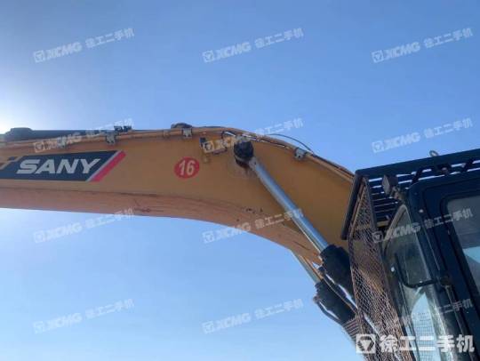 三一重工SY485履带式挖掘机