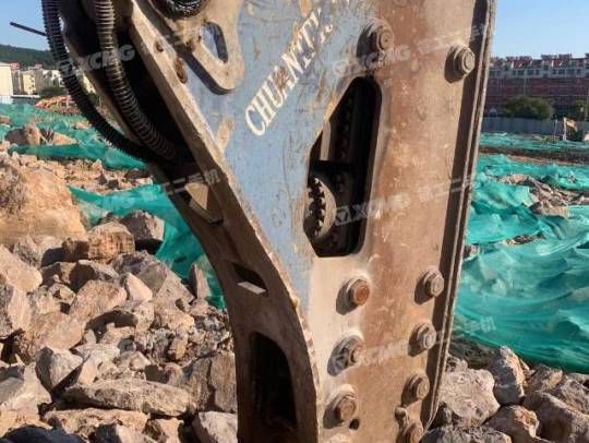 三一重工SY485履带式挖掘机