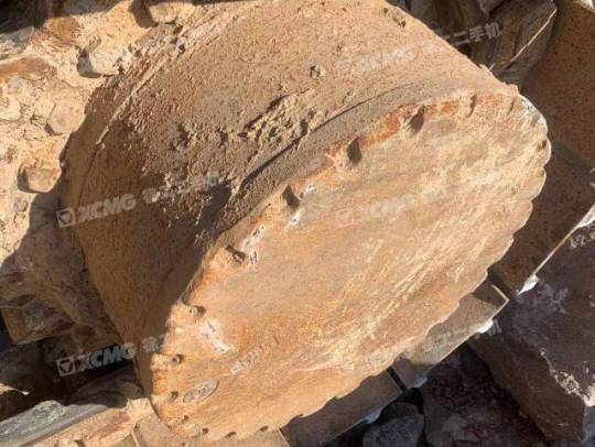 三一重工SY485履带式挖掘机