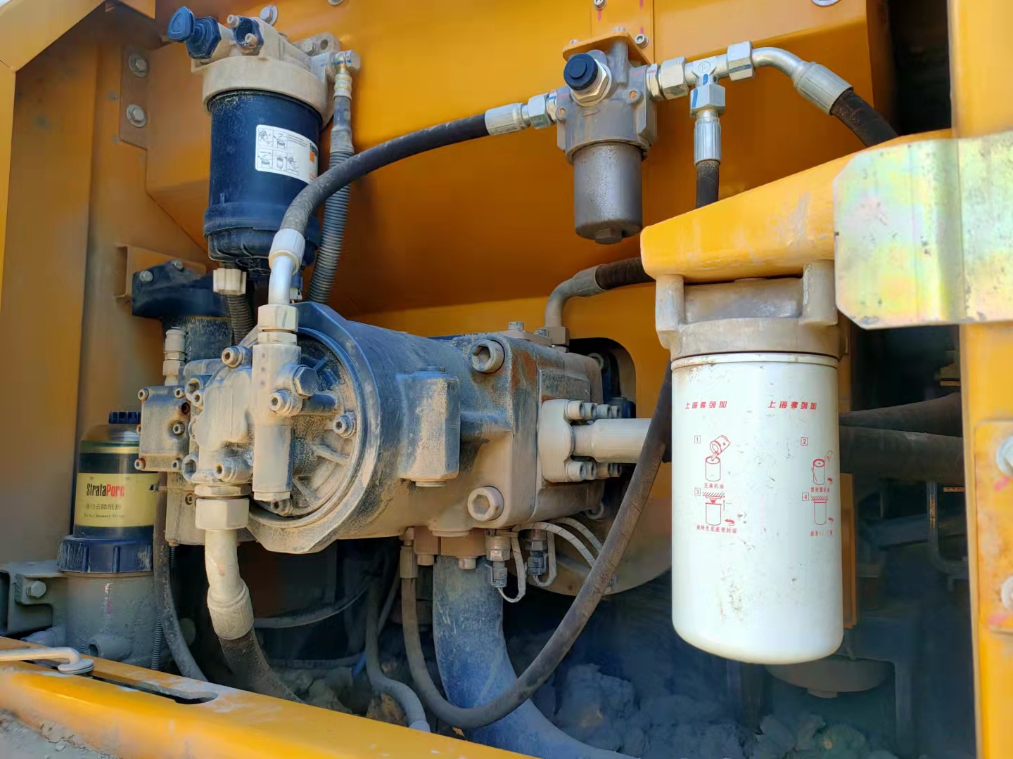 徐工XE215D履帶式挖掘機