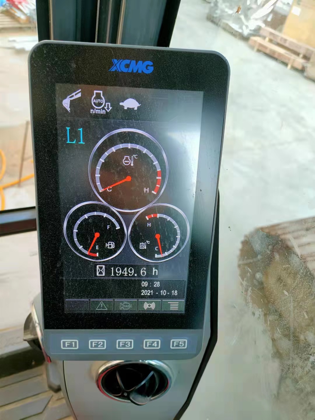 徐工XE215D履帶式挖掘機