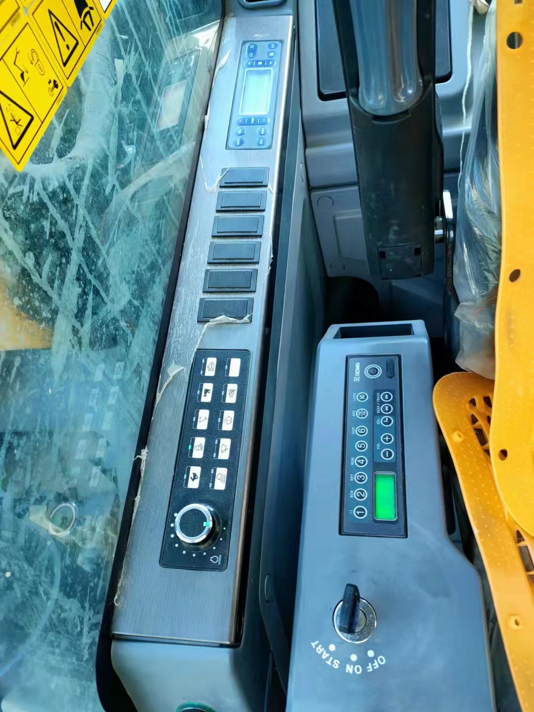 徐工XE215D履帶式挖掘機