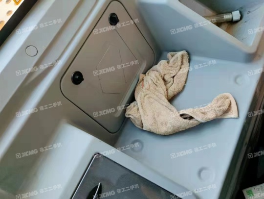 徐工XE215D履带式挖掘机