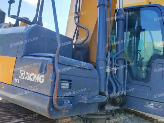 徐工XE215D履带式挖掘机