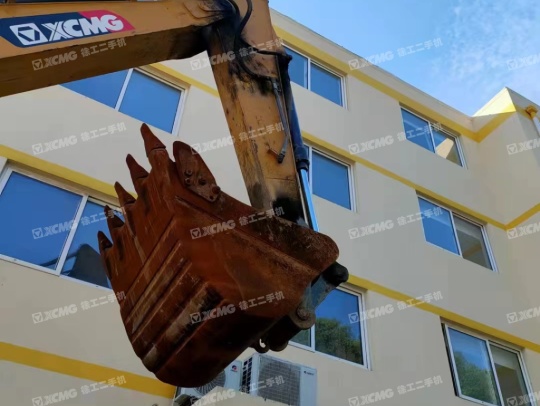 徐工XE215D履带式挖掘机