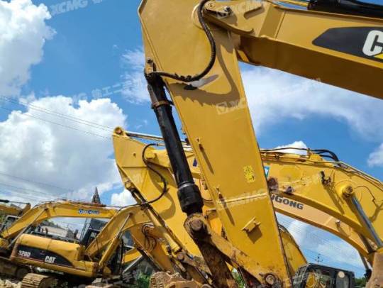 卡特彼勒330D履带式挖掘机